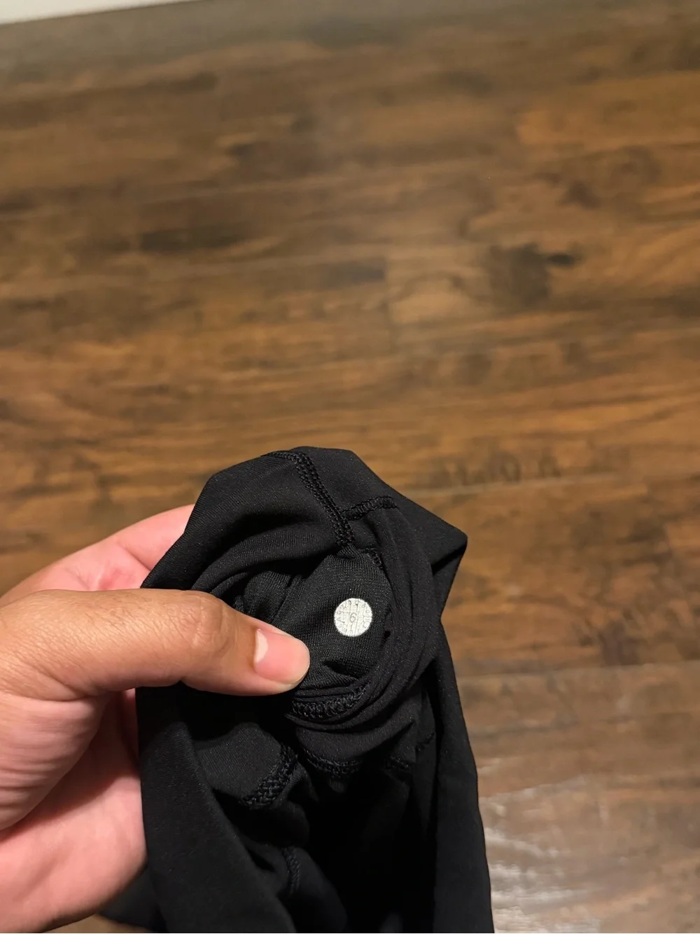 Lululemon women’s black wunder under crop hi rise  21” leggings size 6